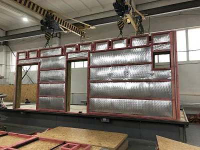 Фотографии производства каркасно-панельных и модульных домов ООО "Ляховичидрев Экспорт"